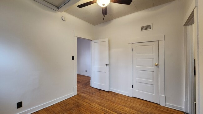Building Photo - 6 11th St S