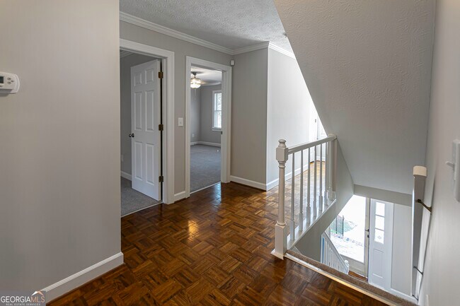 Building Photo - 3165 Henderson Walk