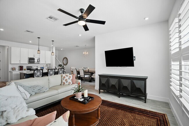Building Photo - 3550 NW Solange Ct