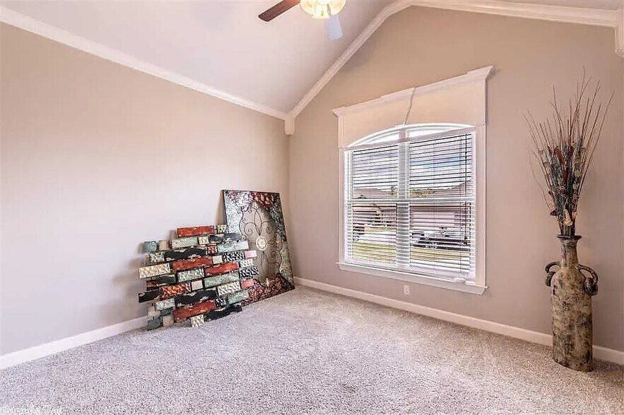 Building Photo - 9309 Meadow Gardens Cir