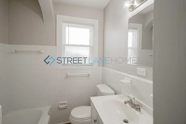 Building Photo - 3825 Melba Pl