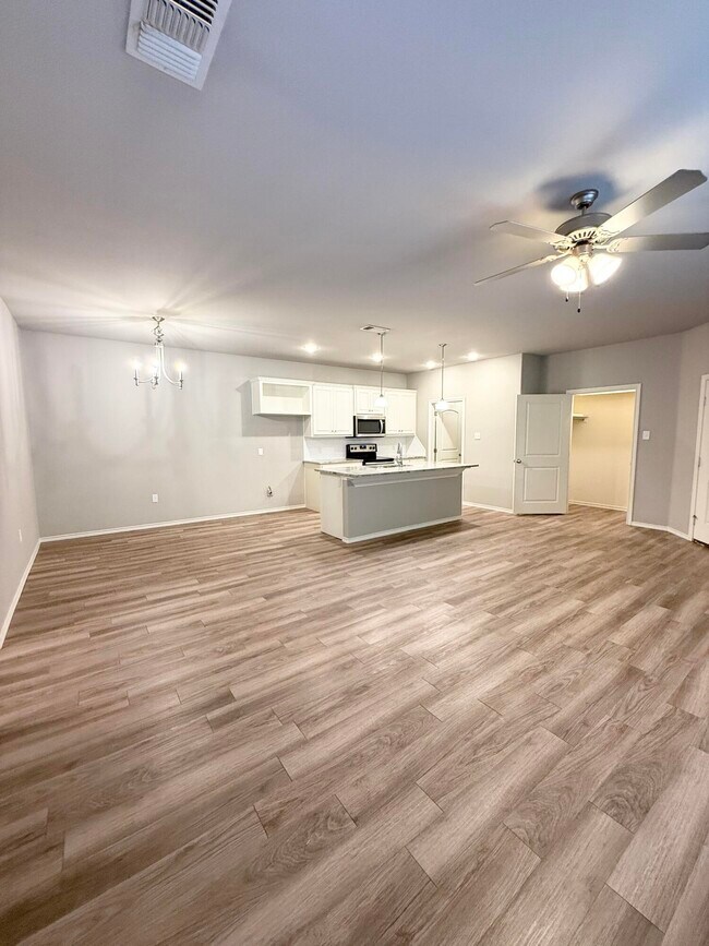 Building Photo - 1217 Preston Trails