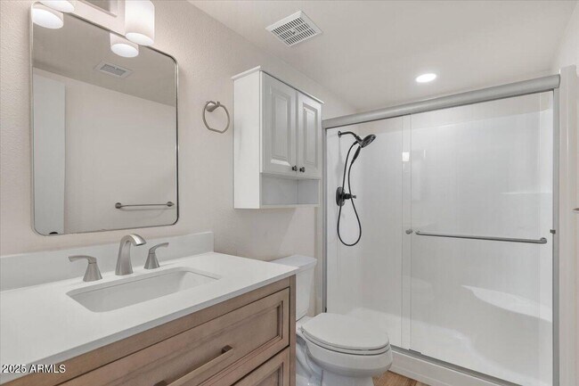 Building Photo - 7803 E Vernon Ave