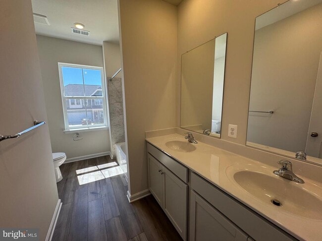 Building Photo - 51 Trout Lily Dr