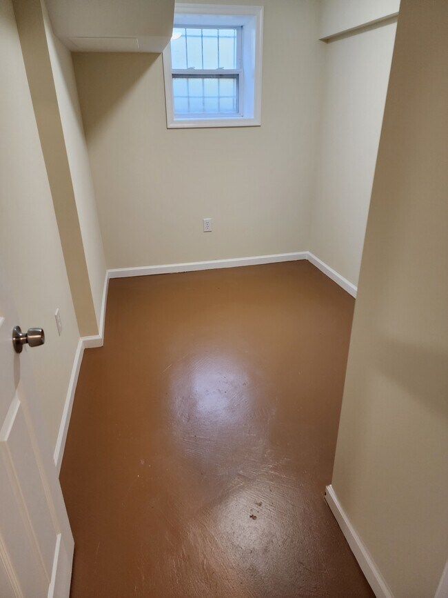 Building Photo - 205 15th St NE