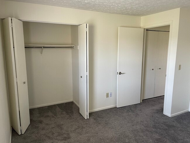 Building Photo - 5204 Belle Isle Dr