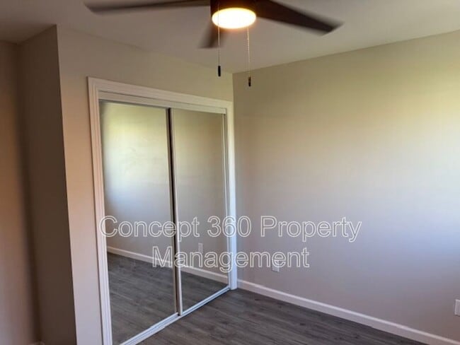 Building Photo - 2520 E Anaheim St