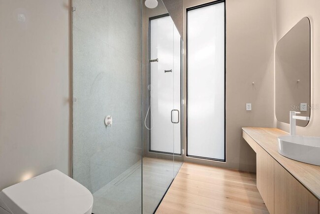 Building Photo - 1742 Temple Dr