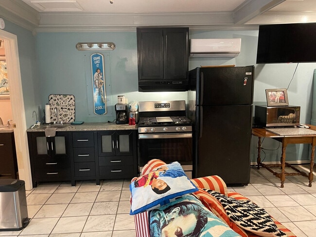 Building Photo - 175 Schools Dr