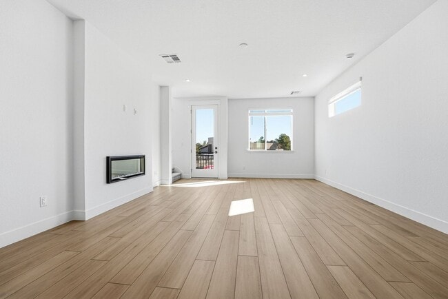 Building Photo - Park Meadows location near Lone Tree in the heart of Inverness. Easy access to Centennial Jetport