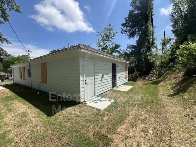 Building Photo - 4503 Suncrest Dr