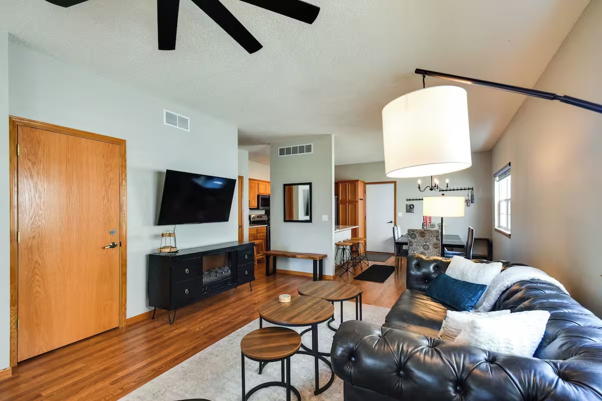 Living Room - 2762 Irving Ave