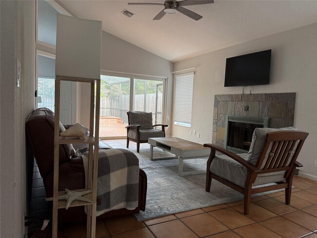 Building Photo - 607 SW 15th St