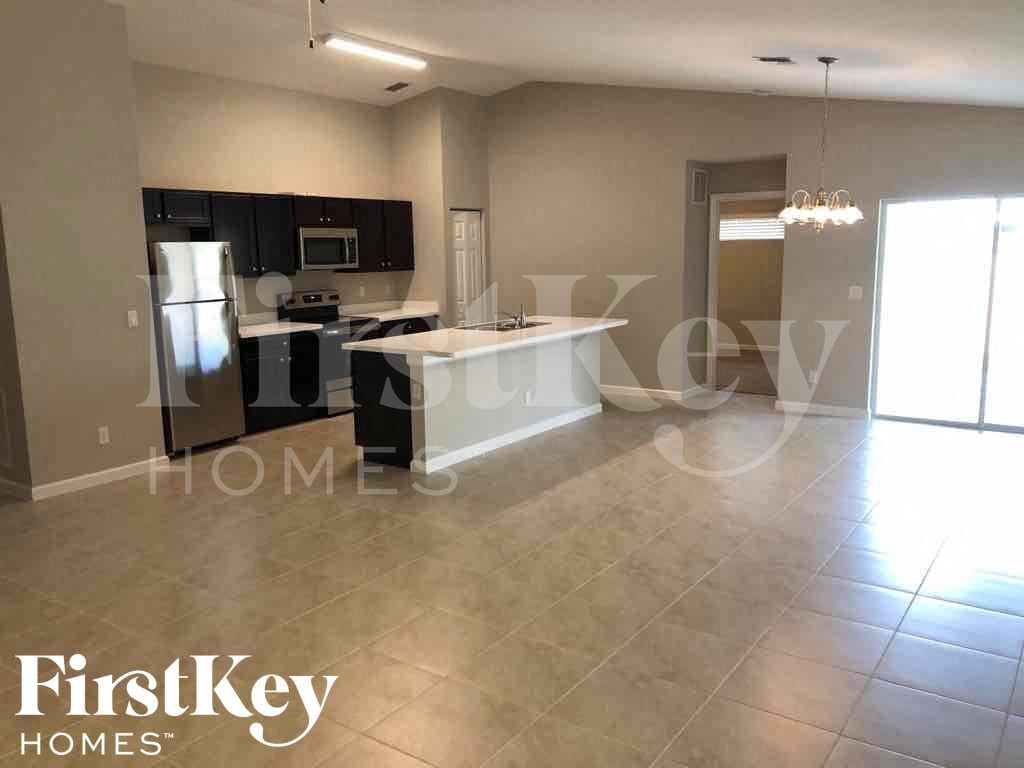 Building Photo - 4162 SW Muncie St