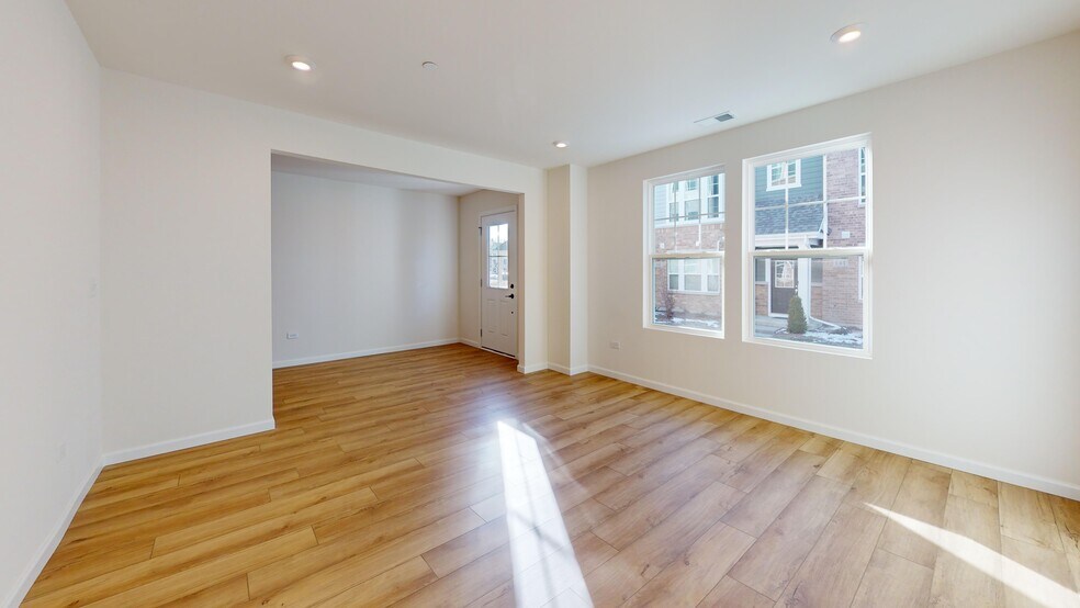 Family/Flex Room - 134 Yorktown Ct