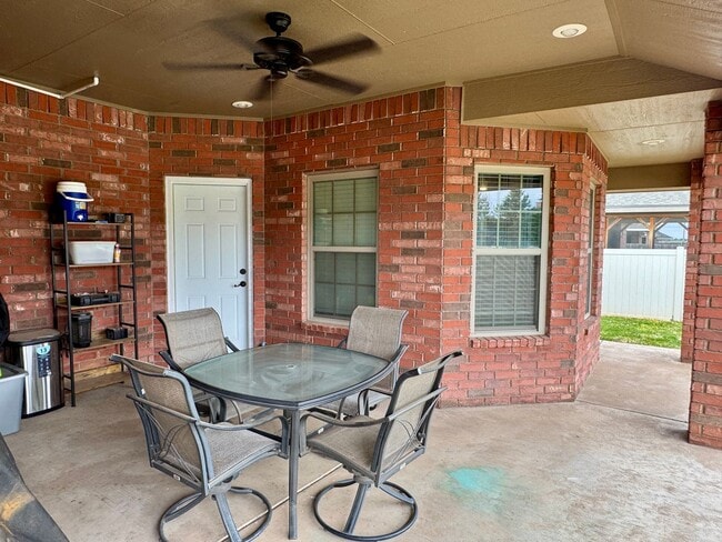 Building Photo - 3313 Northglen Dr