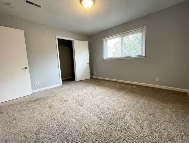 Building Photo - 1122 Marble St