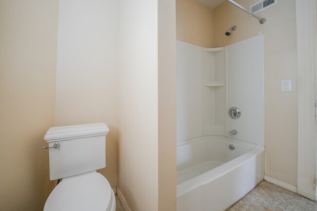 Building Photo - 134 Gorham Ave