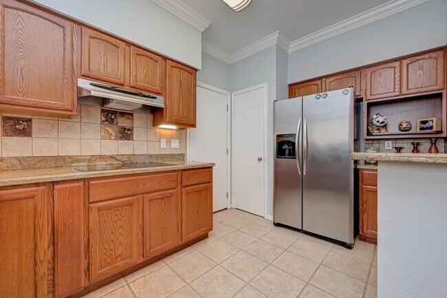 Building Photo - 2555 Bering Dr
