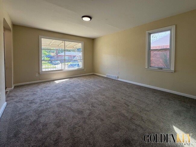Building Photo - Spacious Newly Remodeled Ranch!