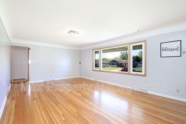Building Photo - 7217 Maple Dr