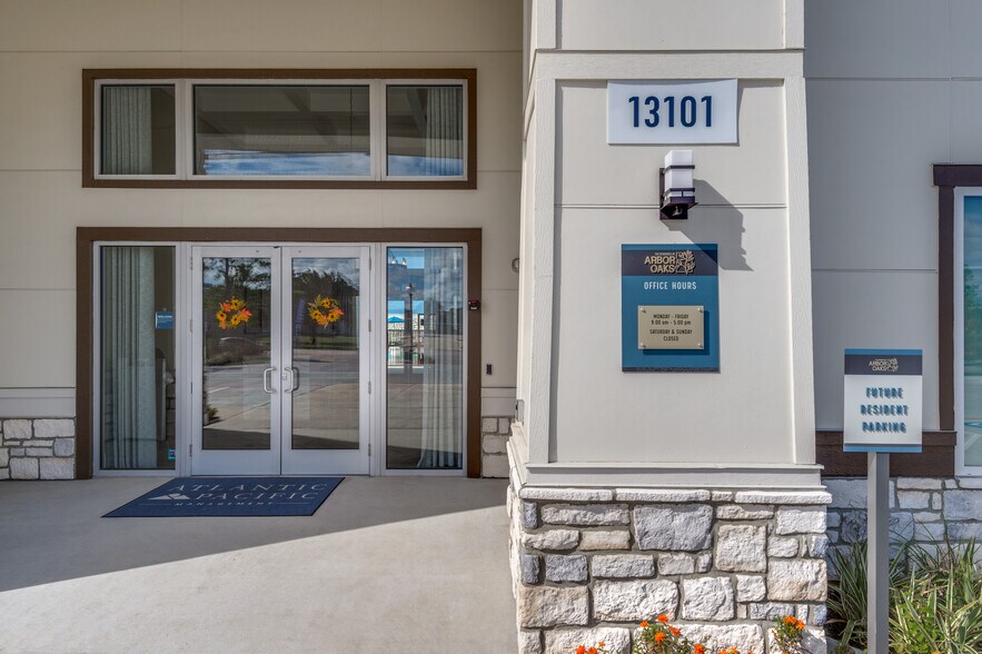 The Residences at Arbor Oaks 13101 Jones Rd Houston TX 77070