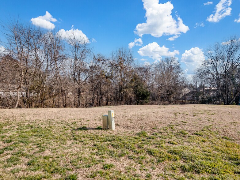 Building Photo - 608 Cahill Ln