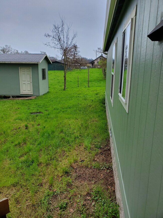 Building Photo - 86435 Franklin Blvd