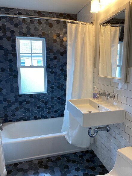 Building Photo - 37 Clark St