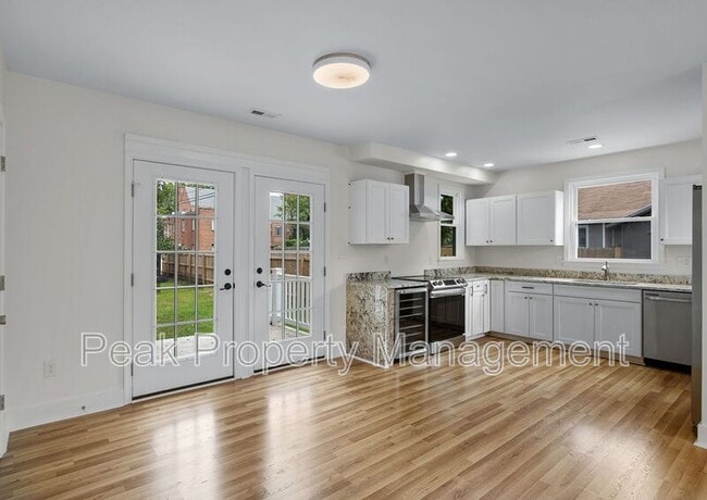 Building Photo - 2616 Redwood Ave