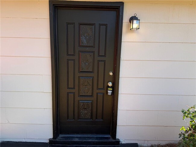 Building Photo - 828 Pamela Dr