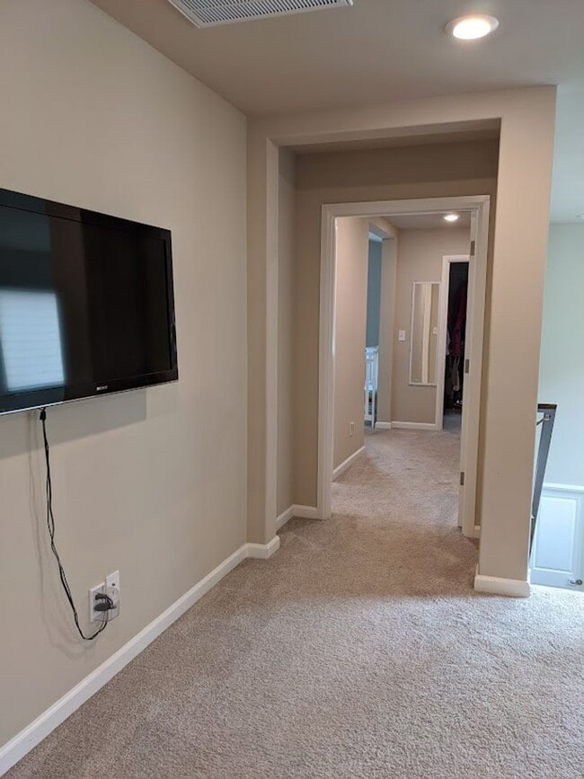 Building Photo - North Creek 4 Bedroom Home