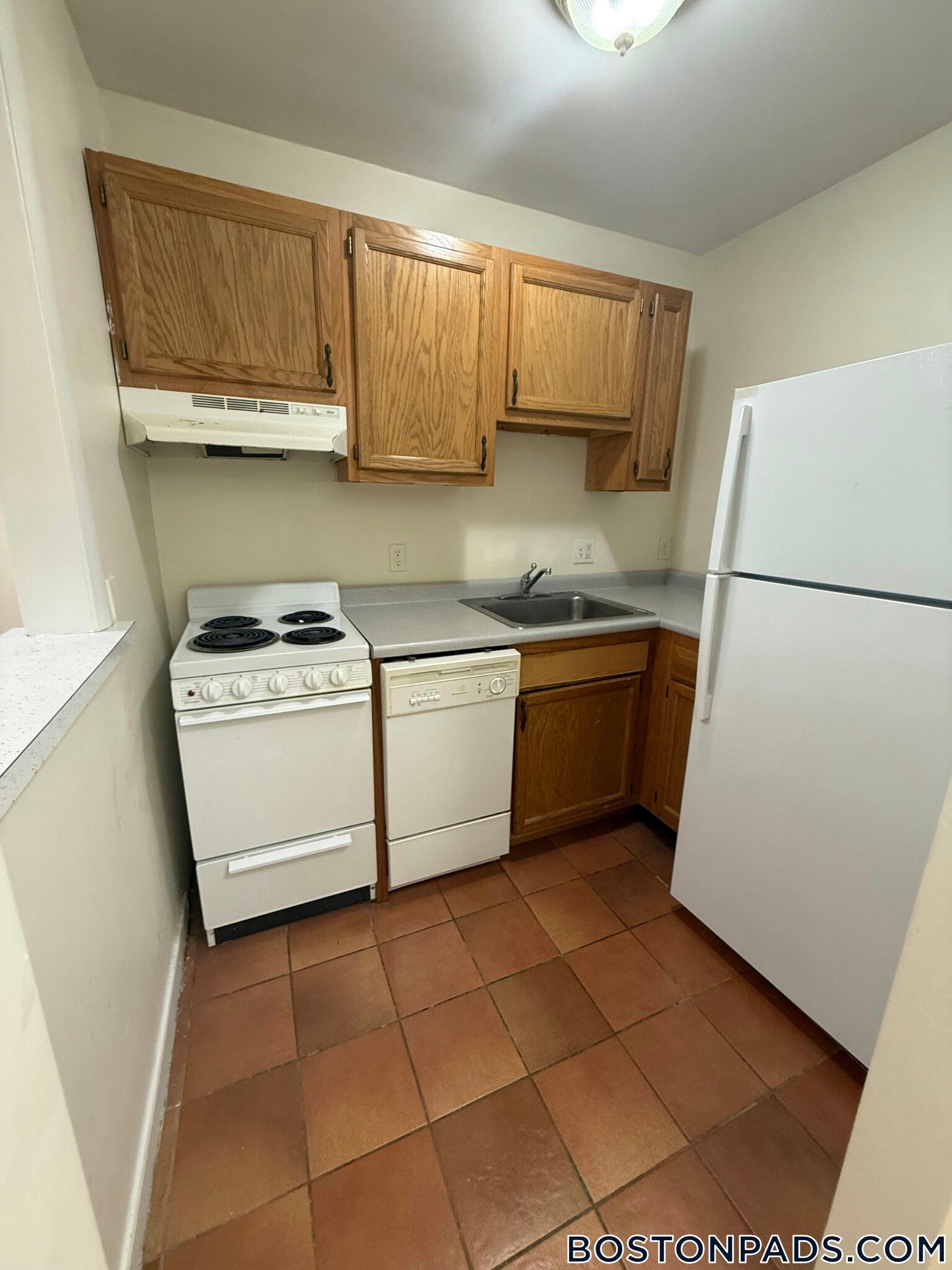 Building Photo - 34 Gardner St