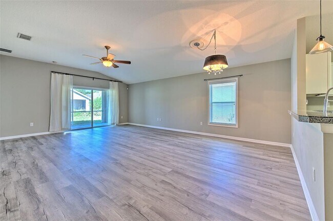 Building Photo - 5046 Gato Del Sol Cir