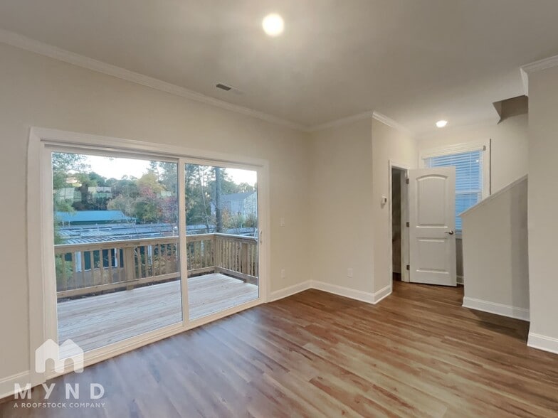 Building Photo - 7000 Point Bar Pl