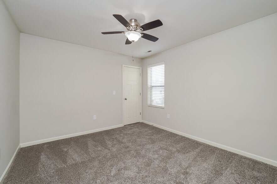 Building Photo - 101 Outwater Ridge Dr