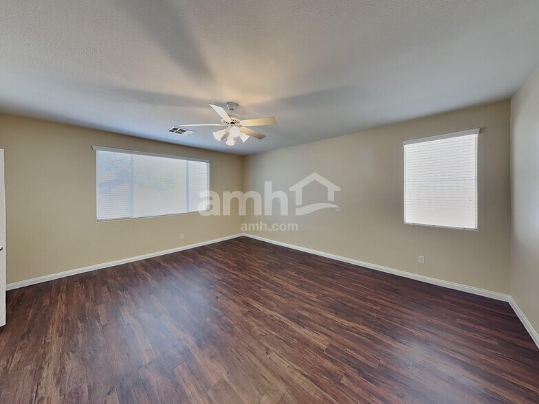 Building Photo - 903 Golden Poppy St