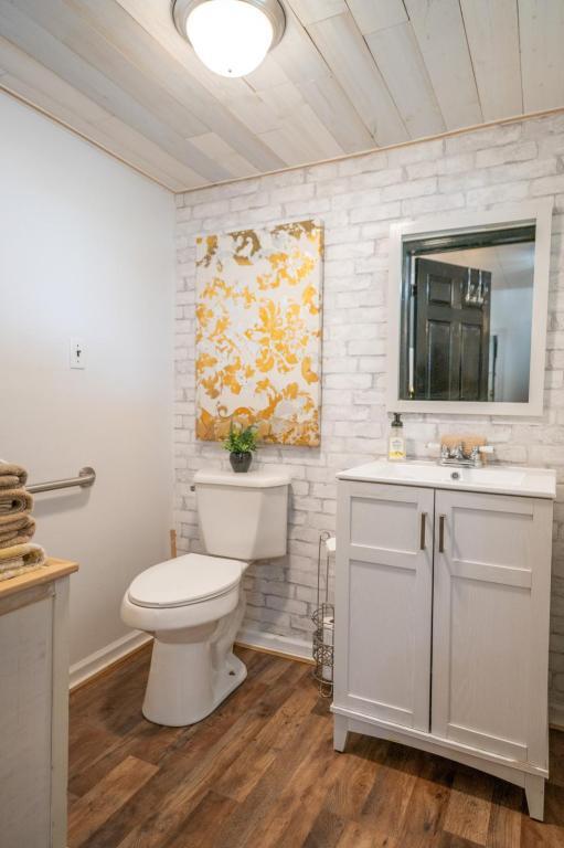 Building Photo - 714 E Jefferson St