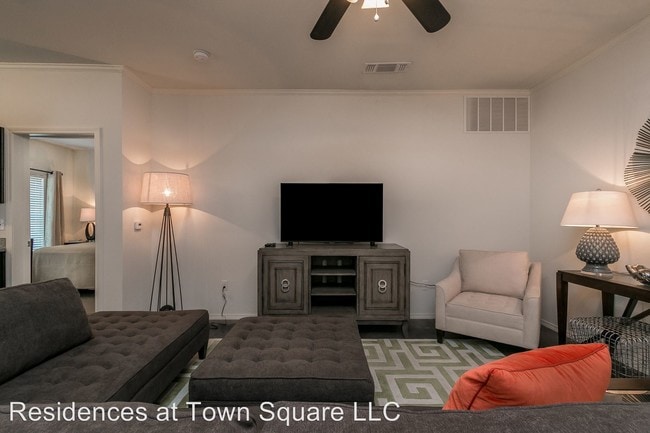Building Photo - 9181 Town Square Blvd
