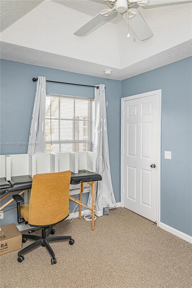 Building Photo - 1651 Hawthorne Pl