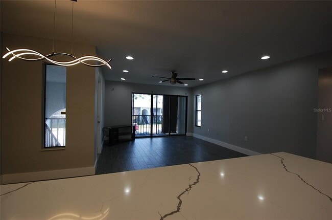 Building Photo - 1258 Pine Ridge Cir W