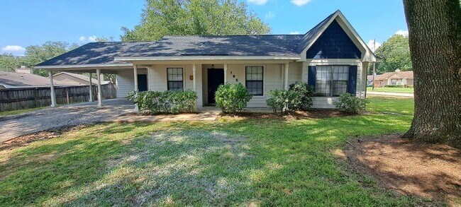 Building Photo - 1850 Summer Pl Dr W