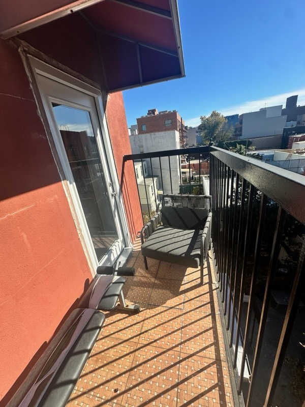 Master bedroom balcony - 180 19th St