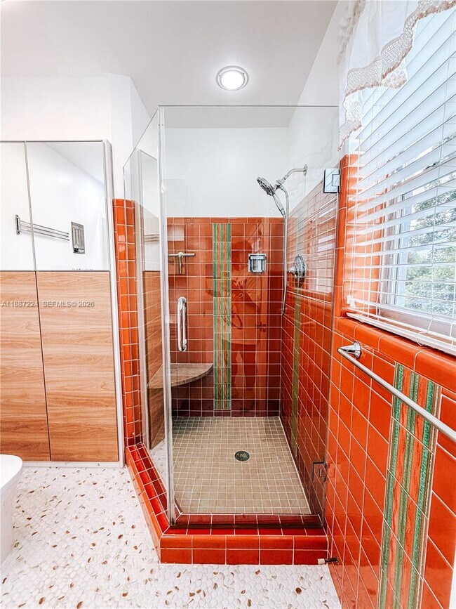 Building Photo - 425 NE 103rd St