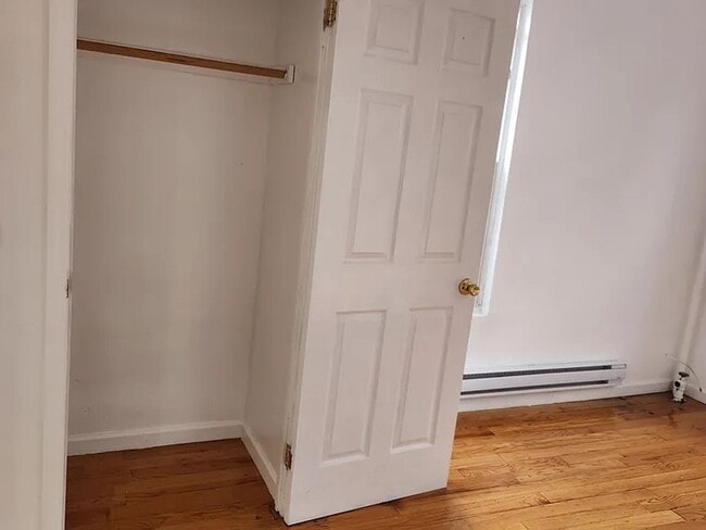 Building Photo - 3663 Bronxwood Ave