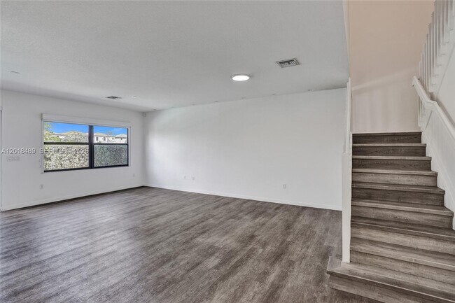 Building Photo - 643 NE 191st Terrace