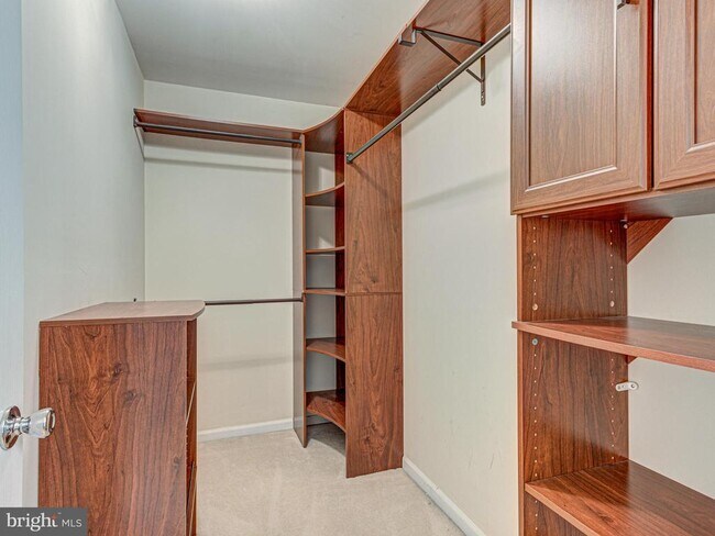Building Photo - 817 Santmyer Dr SE