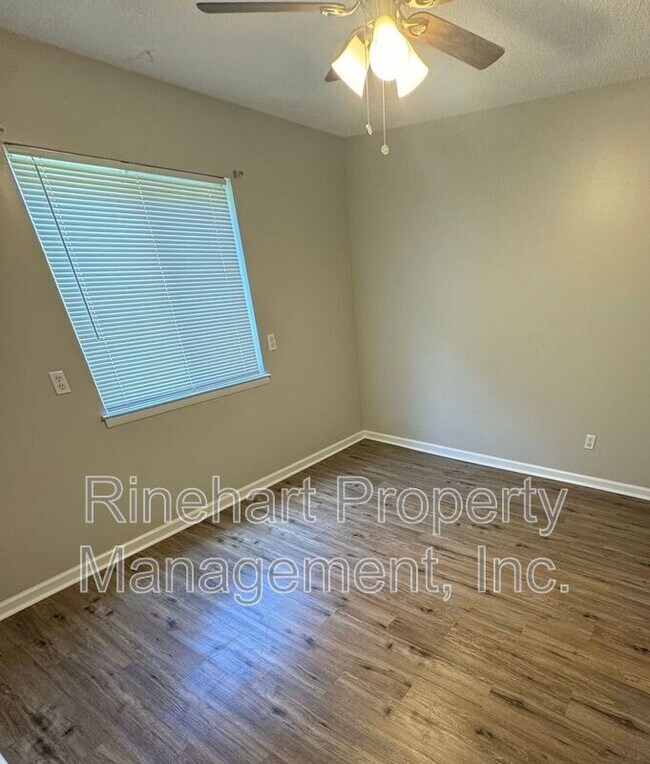 Building Photo - 1642 Eagles Pl