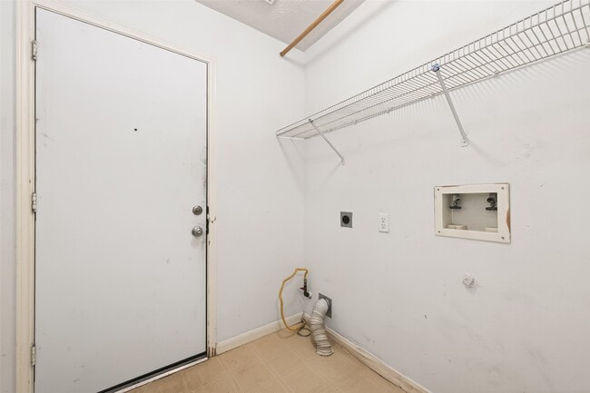 Building Photo - 10619 Goodrum Rd