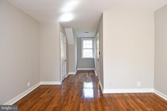 Building Photo - 3402 S Stafford St